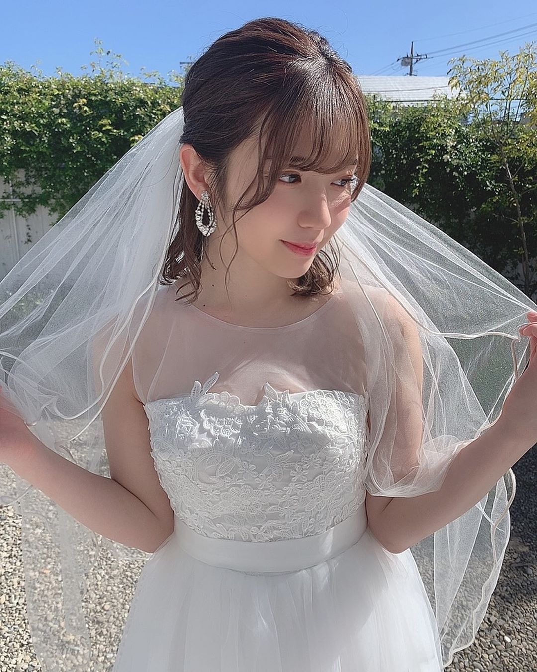 迪丽热巴婚纱造型，太美了！穿婚纱的女人真的都好美