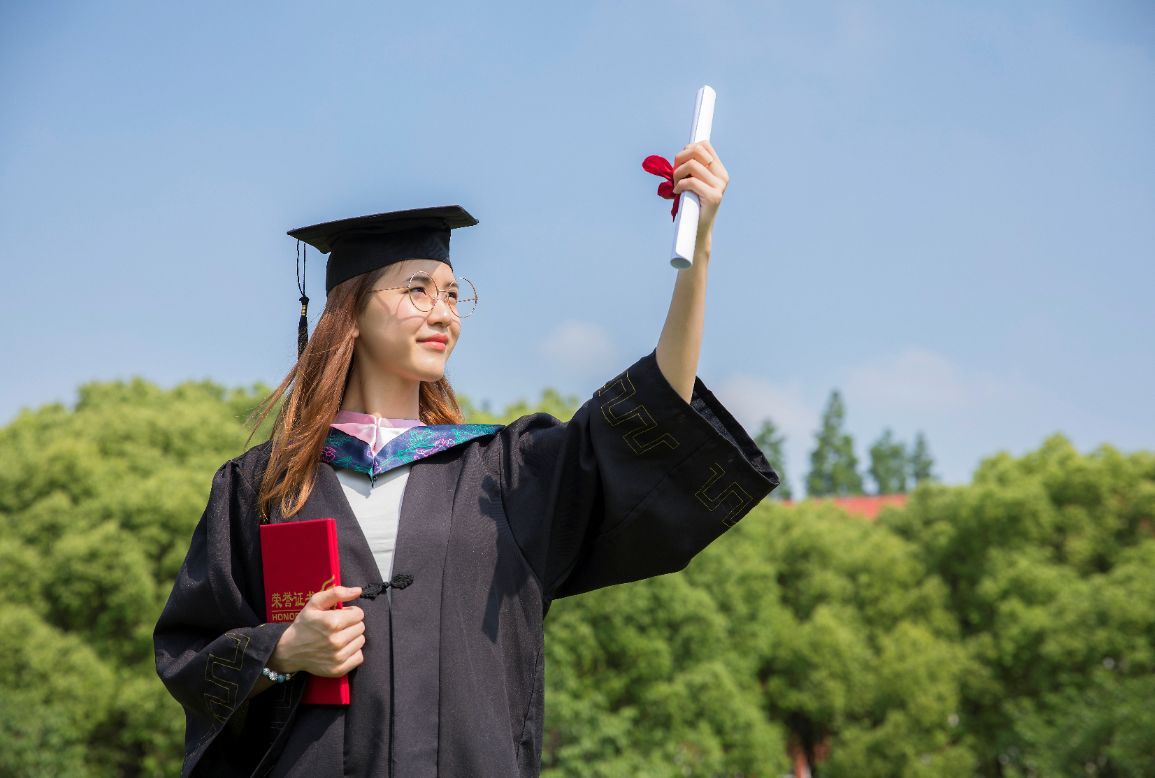 457万人今天考研,去年377万人,今年增80万人 457万人今天考研,去年377万人,今年增80万人