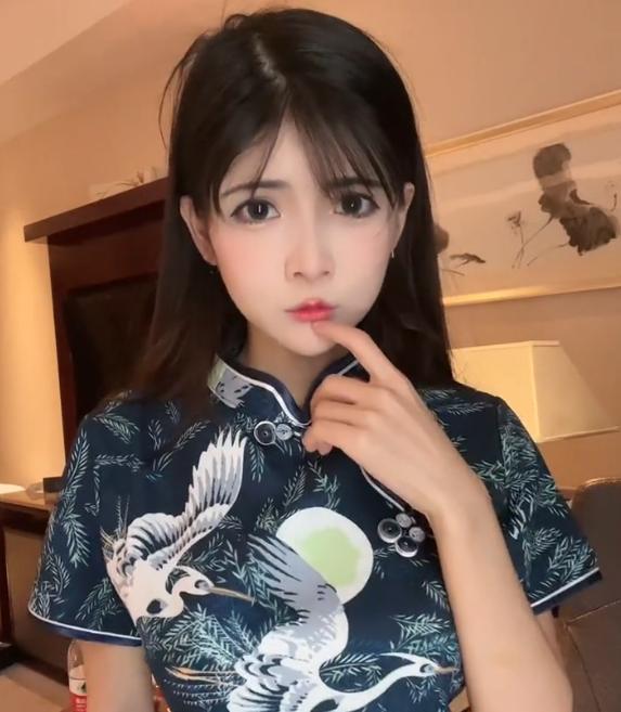 狗头萝莉，抖音百万粉丝网红“狗狗大罗莉”