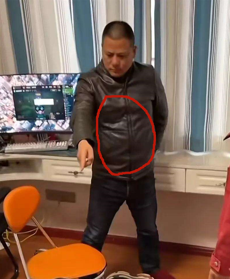 疯狂小杨哥爸爸遛鸟，小杨哥被坑惨