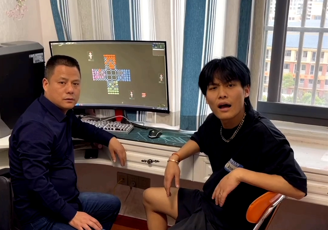 疯狂小杨哥爸爸遛鸟，小杨哥被坑惨