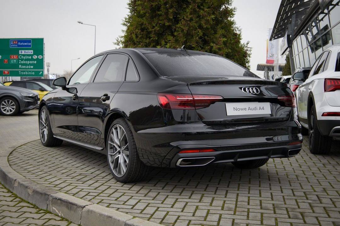 白A6黑A4什么梗？买奥迪黑A4白A6是狠人