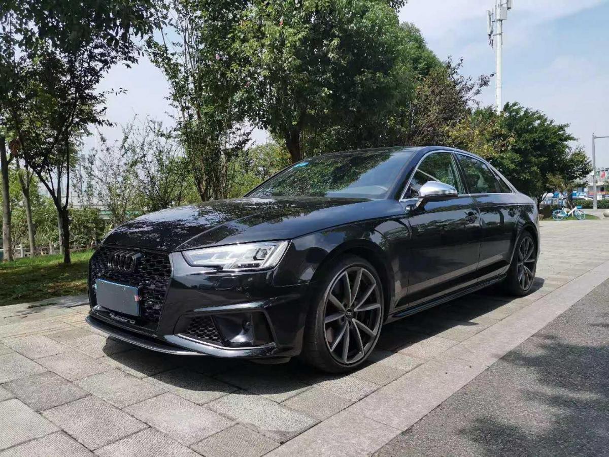 白A6黑A4什么梗？买奥迪黑A4白A6是狠人