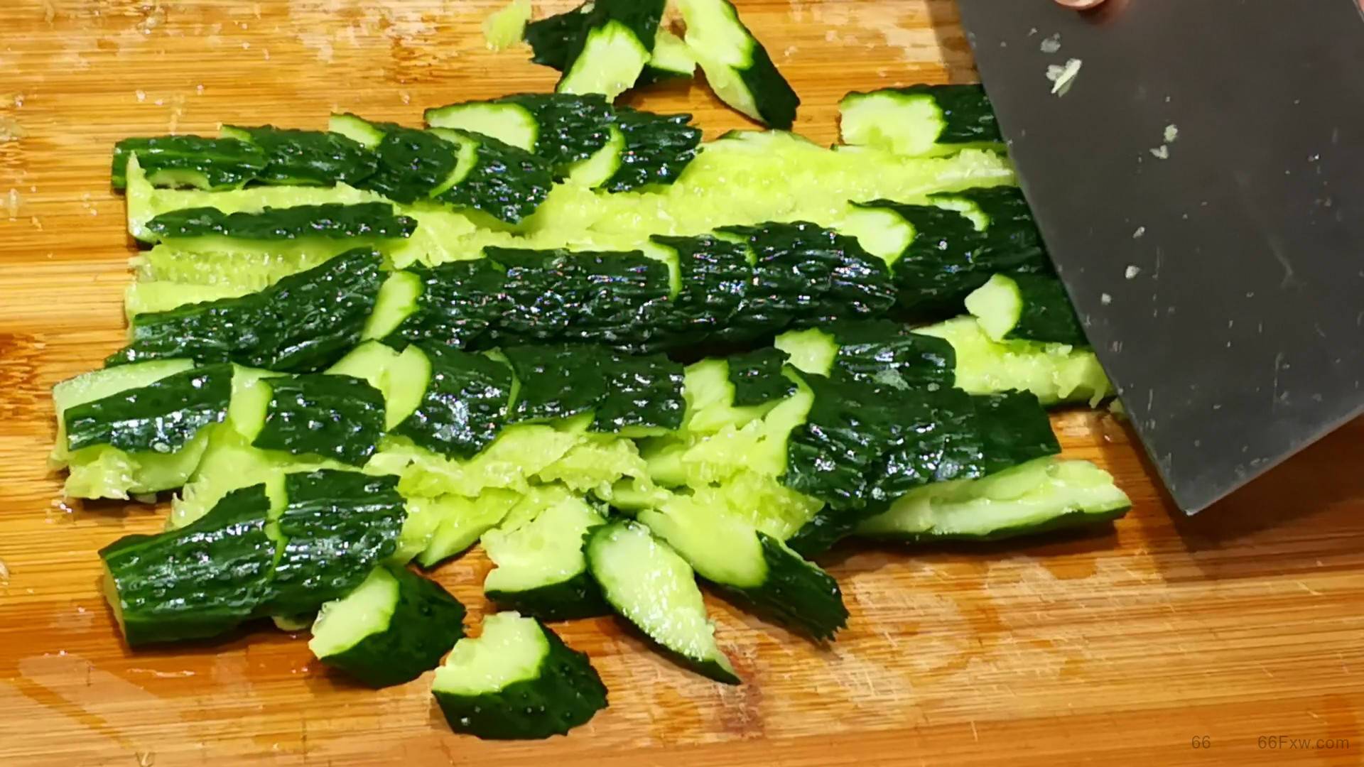 黄瓜怎么凉拌好吃，家庭凉拌黄瓜的做法