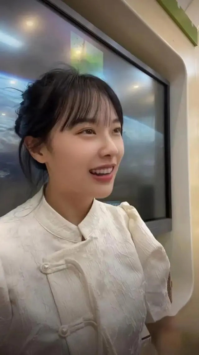 又火一位丨美女幼师凭“挖呀挖呀挖”走红