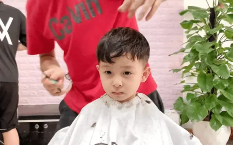 小孩发型丨小男孩发型，男孩短发图片