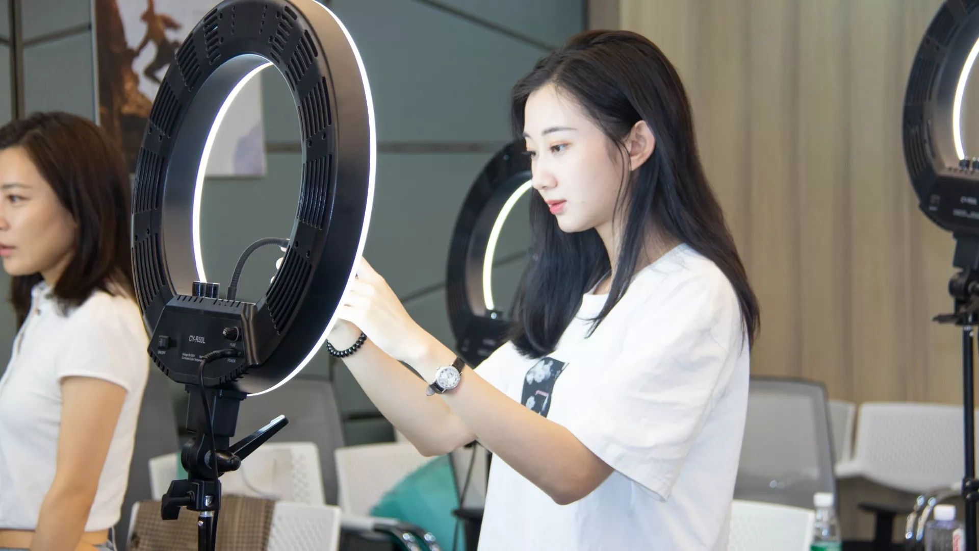 抖音上说的钩子是什么意思？短视频钩子话术示例