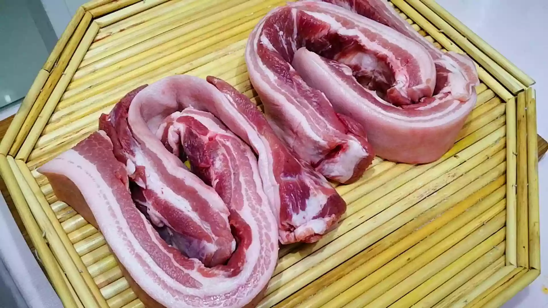 五花肉怎么挑？上五花肉跟下五花肉的区别很大