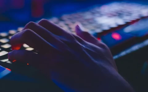 手游挂机？2025最强安卓模拟器横评！传奇玩家必备