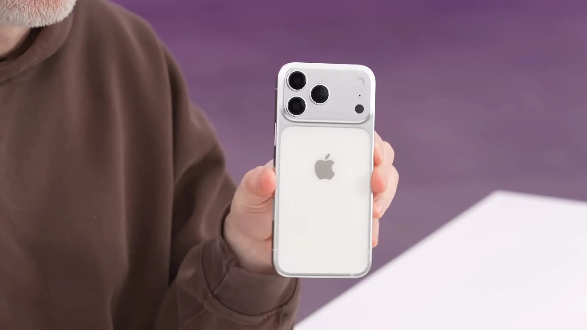 iPhone 17 系列曝光：超薄+eSIM+超大摄像头模组