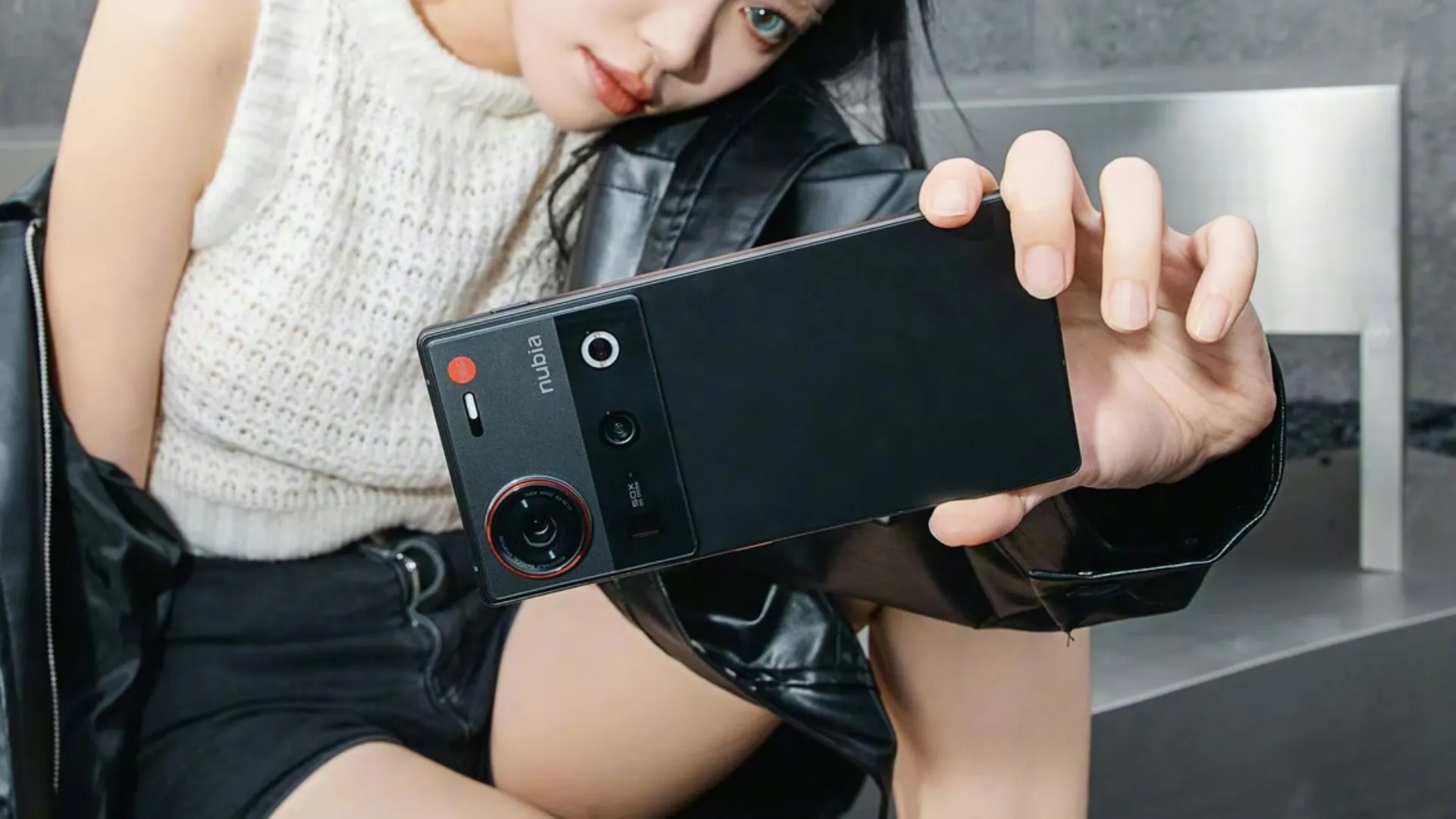 努比亚刚刚公布的新品：努比亚Z70S Ultra摄影师版参数