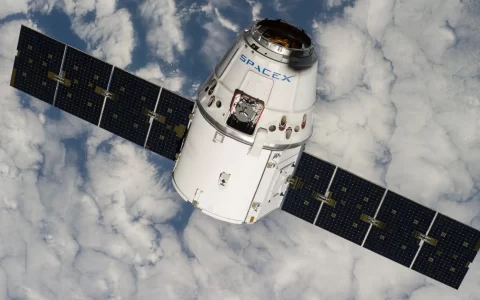 “星链”卫星大批坠落！NASA：太阳公公干的