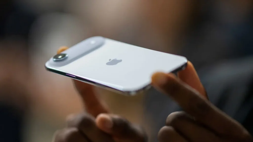 5分钟售罄，首日破发：iPhone Air遭遇“冰火两重天