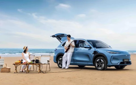 上市10个月狂卖15万辆！吉利银河E5纯电SUV凭什么