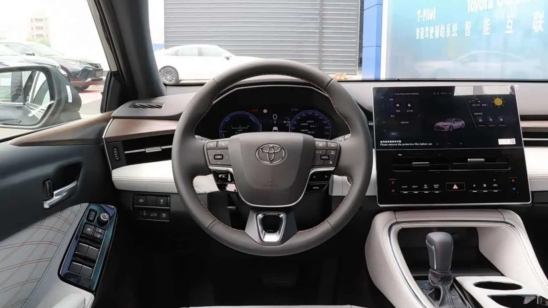 丰田终于开窍了!2026款亚洲龙星耀版上市 丰田终于开窍了!2026款亚洲龙星耀版上市