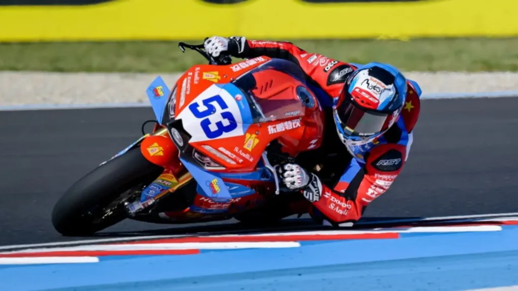 刚刚，张雪机车又赢了！WSBK六冠王到手