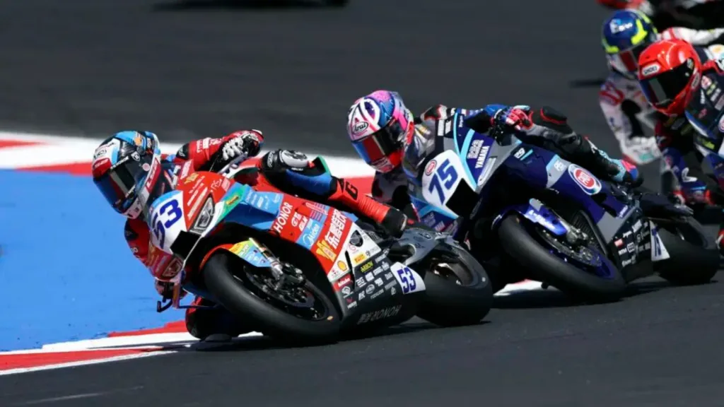 刚刚，张雪机车又赢了！WSBK六冠王到手